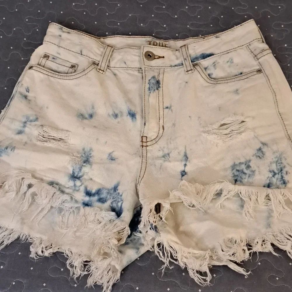 True Craft jean shorts size 3